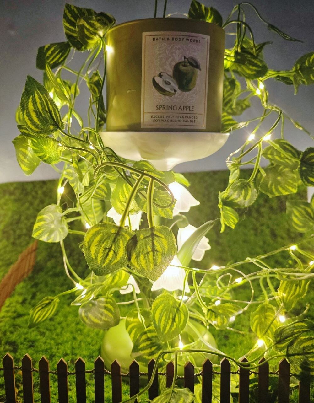 NEW ‘26 Bath & Body Works Snow Drop Dream Light Up Pedestal 3-Wick Candle Holder